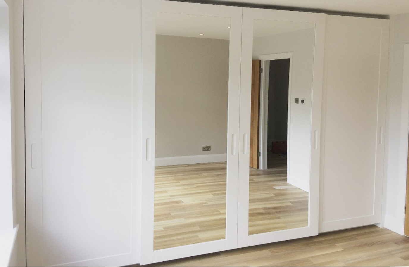 Шкафы-купе на заказ Quarto Beckenham фотография