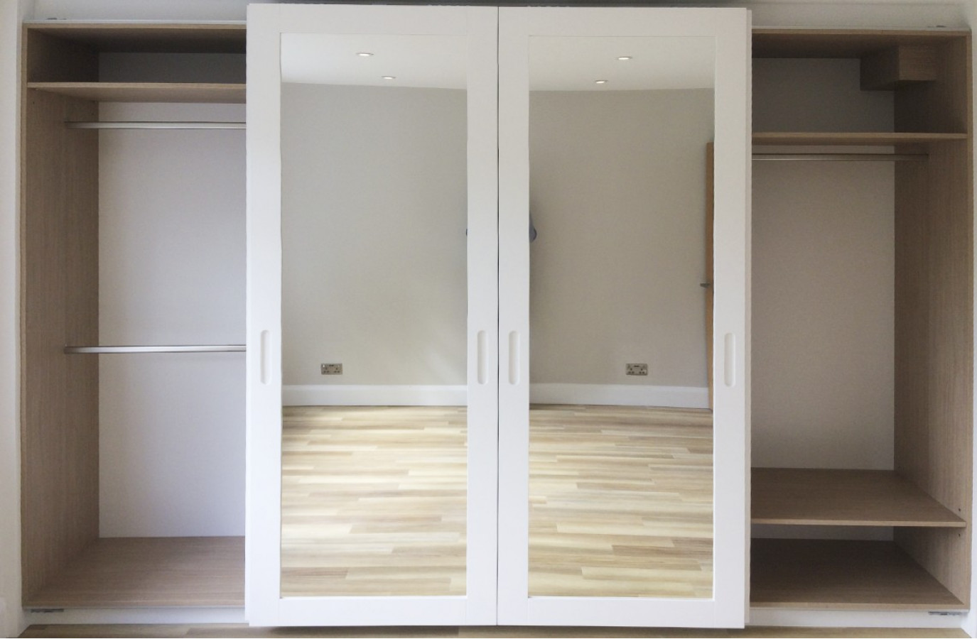 Шкафы-купе на заказ Quarto Beckenham фотография